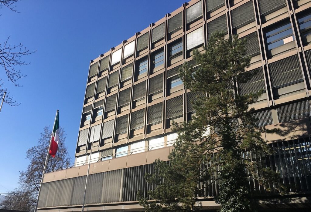 La Embajada de México en EU apuesta por la neutralidad para proteger a sus connacionales