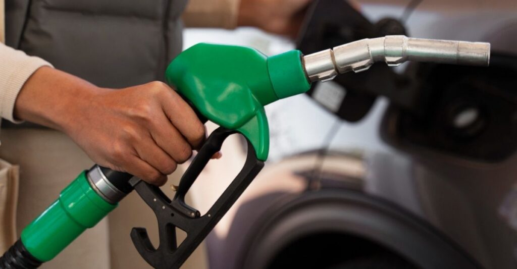 México establecerá una cuota fija por litro para la gasolina México establecerá una cuota fija por litro para la gasolina